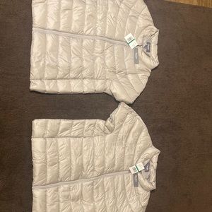 Women’s puffer jacket🧥/ both are size Large/ Brand: Martha Stewart